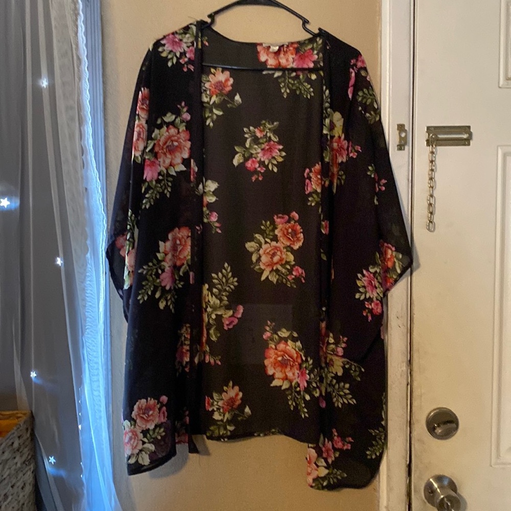 Cher black flowered cardigan